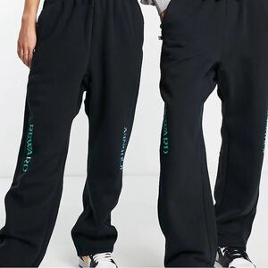 Kyrie Inving, Nike Fleece Men's Track Pants (Medium)